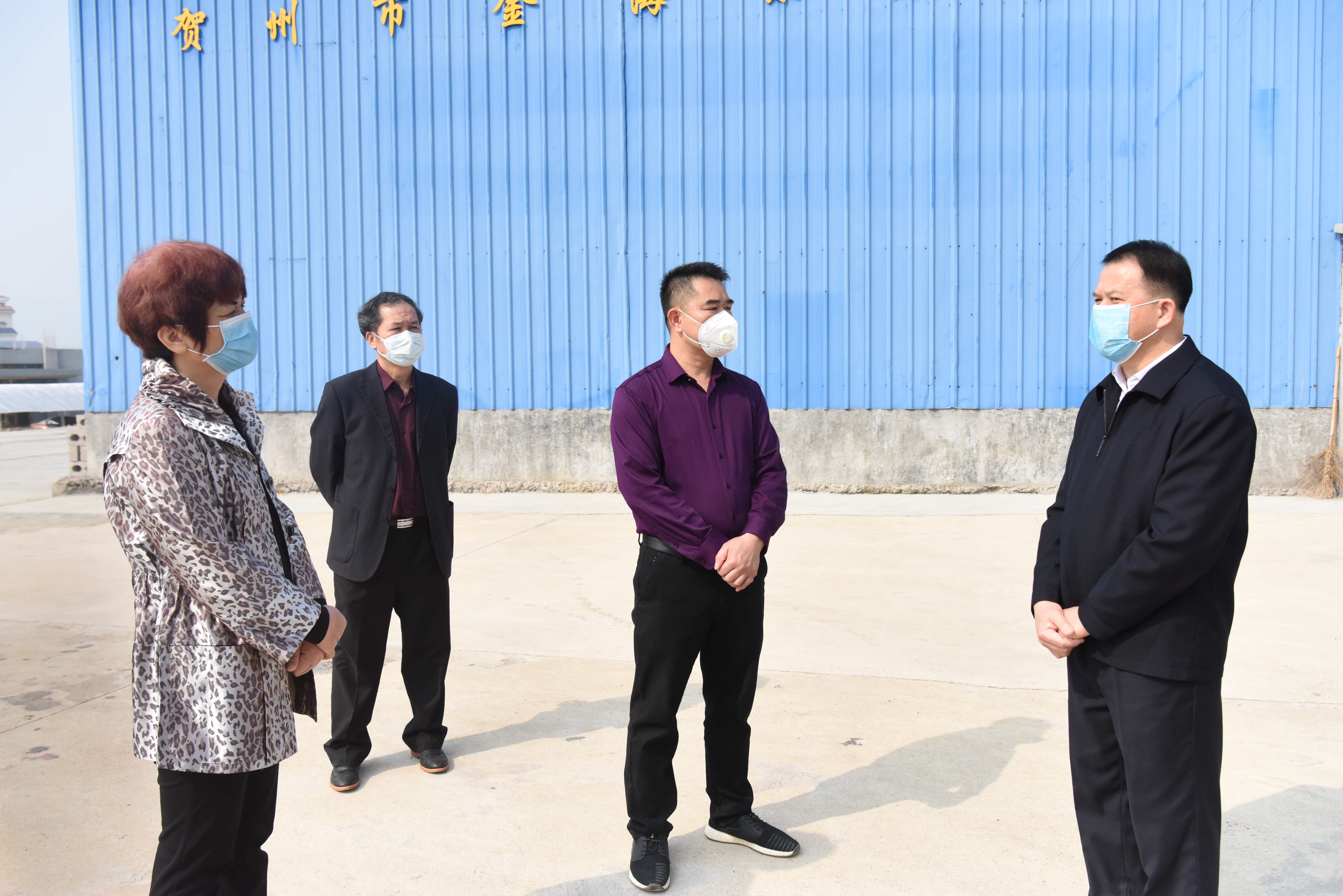 肖民走访慰问金海乐器负责人、市人大代表黄韶羡.jpg